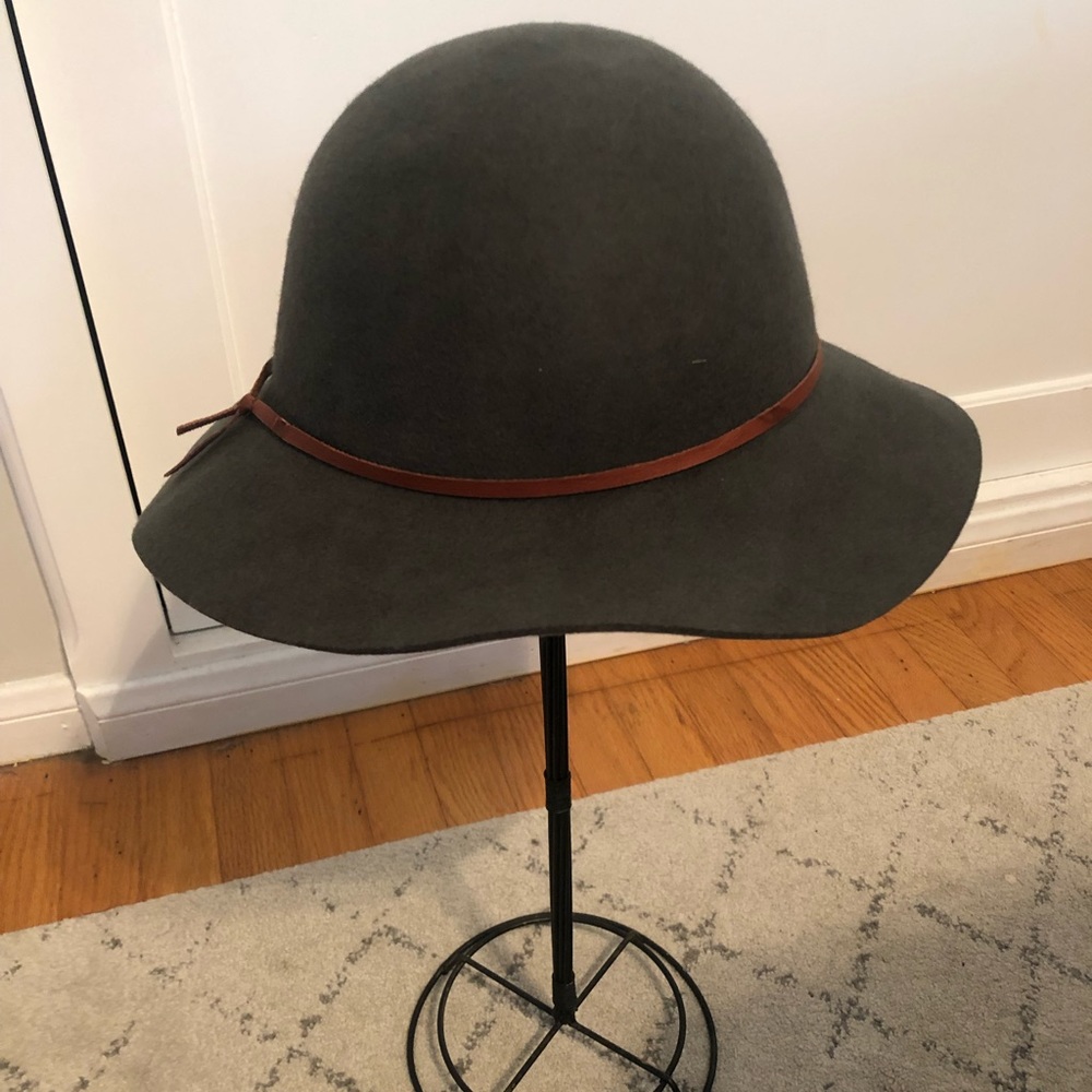 Yellow 108 - floppy hat